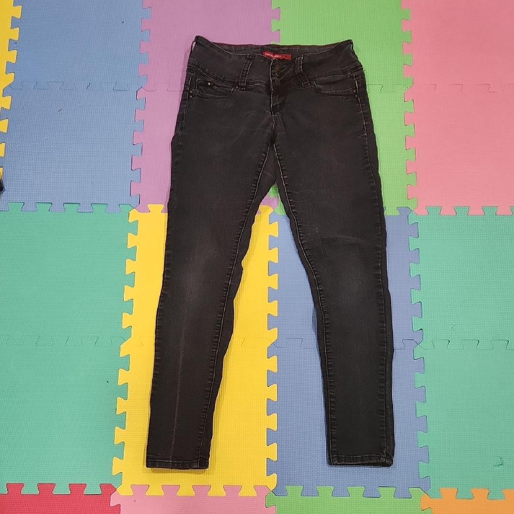 YMI Women's Black Jeans, size 9
